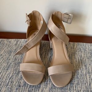 COPY - Nude Heel. Never worn